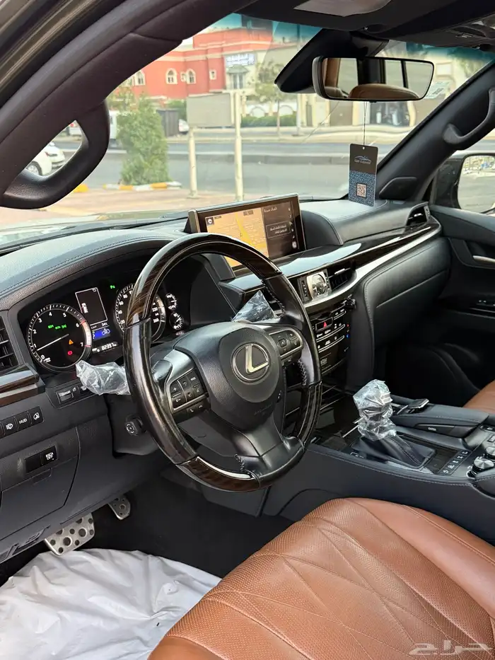 لكزس LX570 2021 1