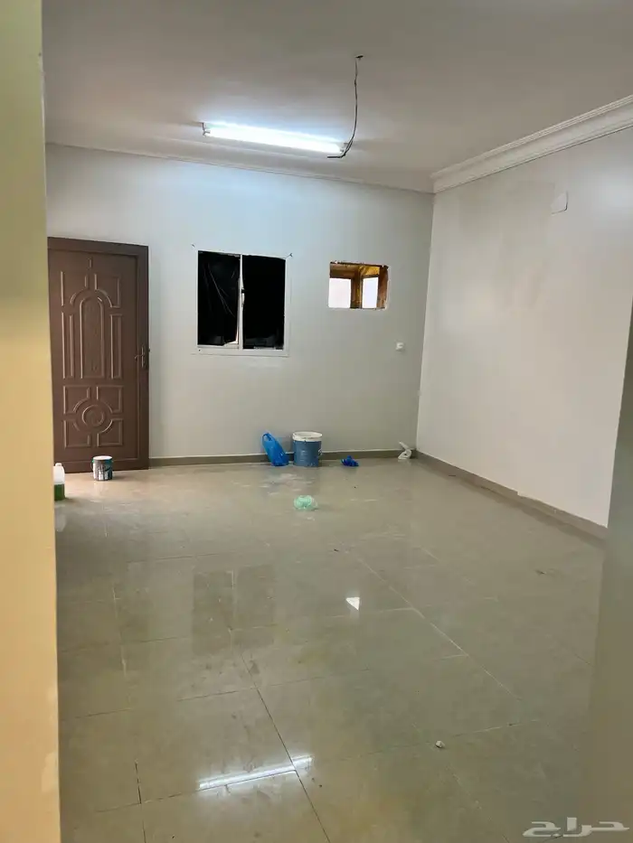 شقه للإيجار بحوش 2