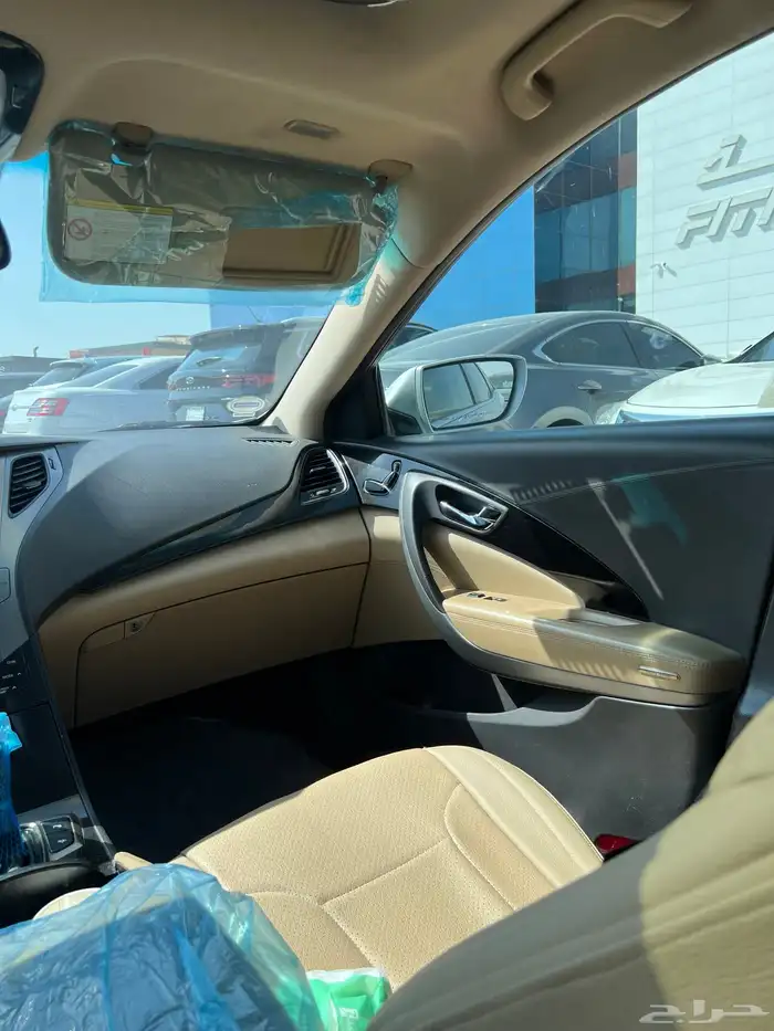 ازيرا 2015 فل كامل ممشى قليل نظيفه جدا 6