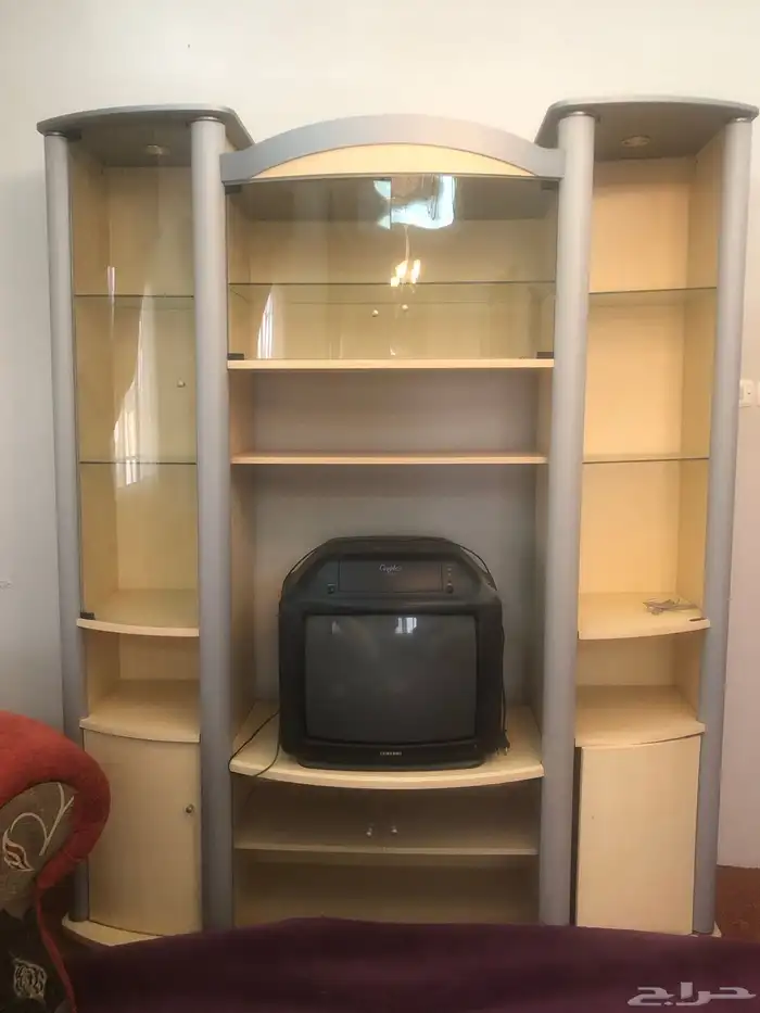 غرفة نوم مستخدمه بدون دولاب 8