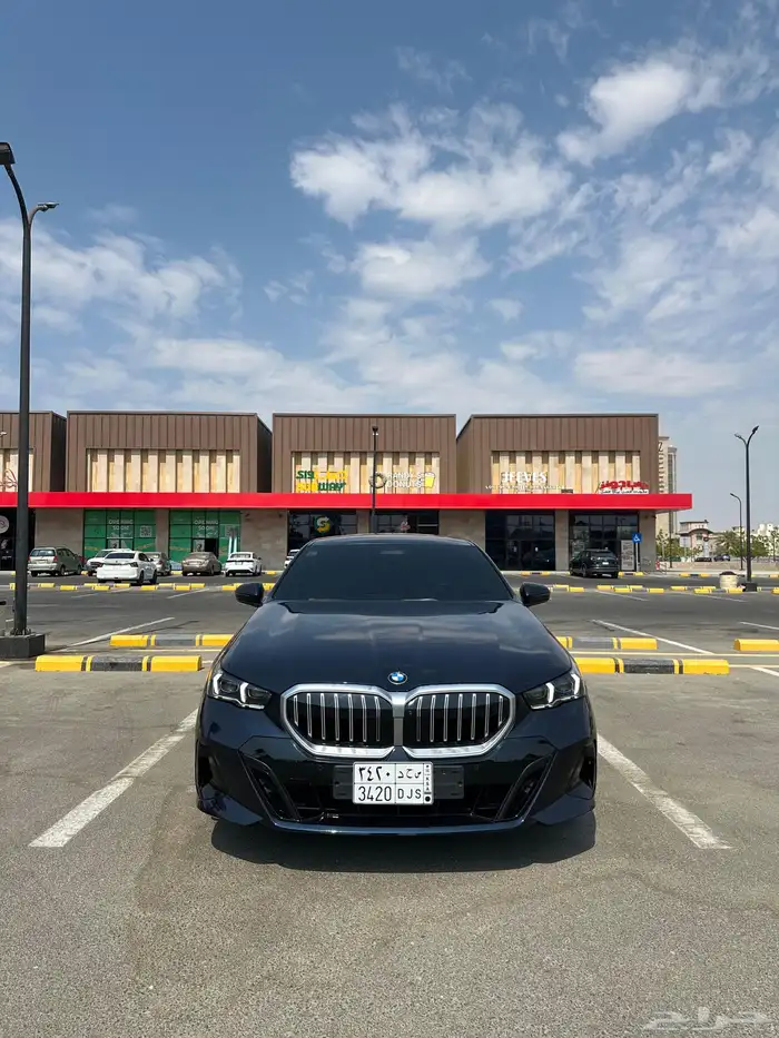 بي ام دبليو الفئة الخامسة 8