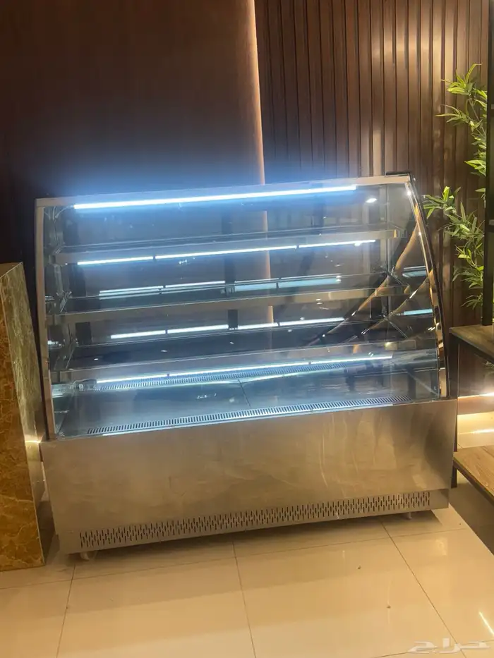 ثلاجة عرض لمحلات الكوفيهات او الحلويات 0
