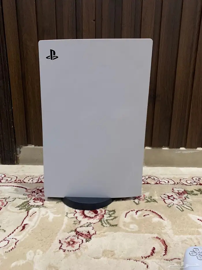 بلايستيشن 5 ديجتال مع يد وقاعدته والاسلك 3