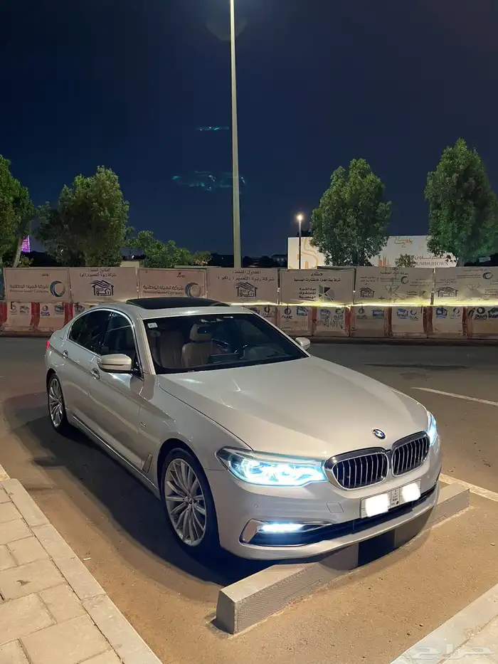 للبيع BMW 530i Luxury موديل 2017 4
