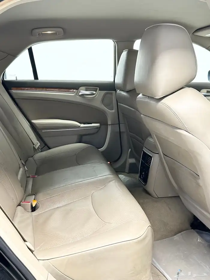 كرايزلر C300 نص فل هيمى 2012 6