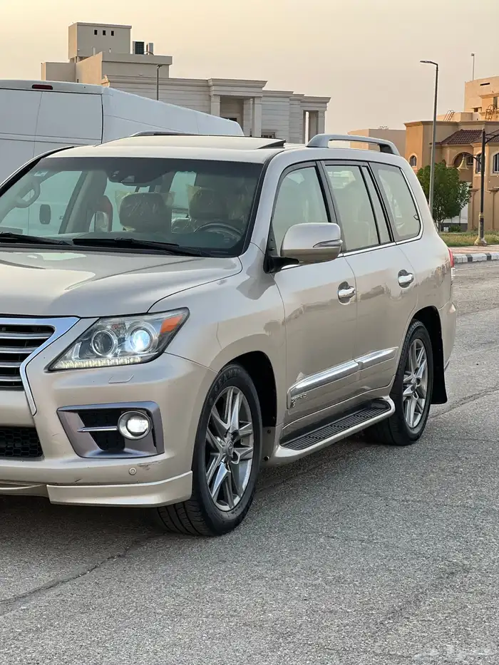 لكزس LX570 2014 فل ( بريمي ) 6