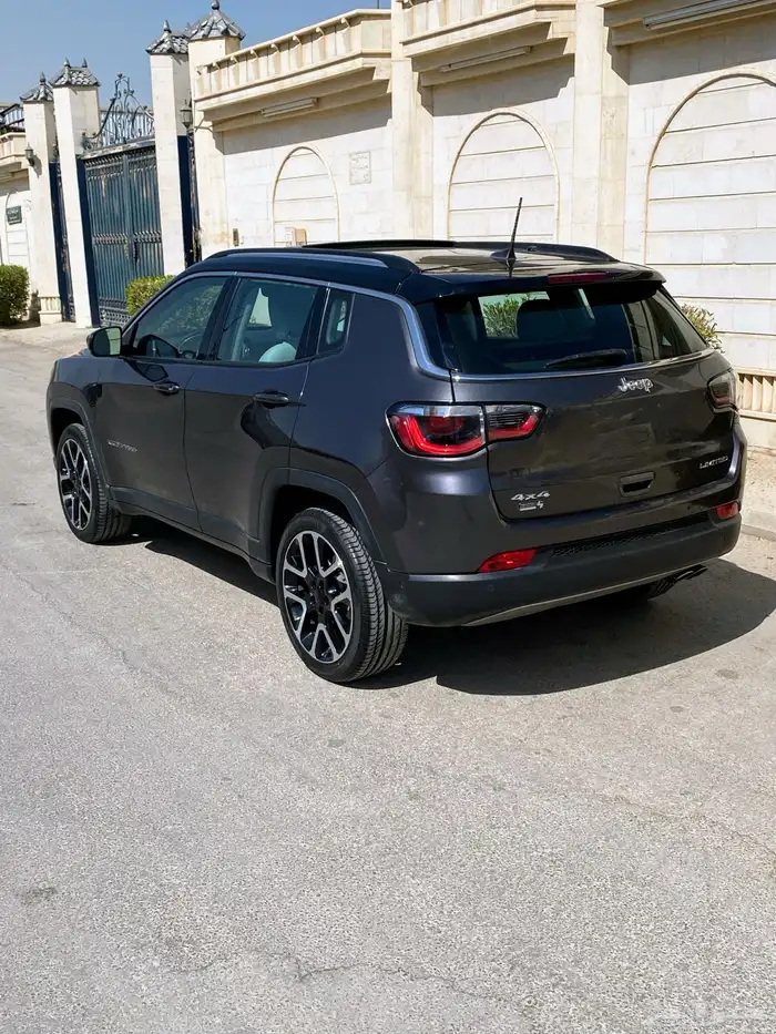 جيب كومباس 2021 9