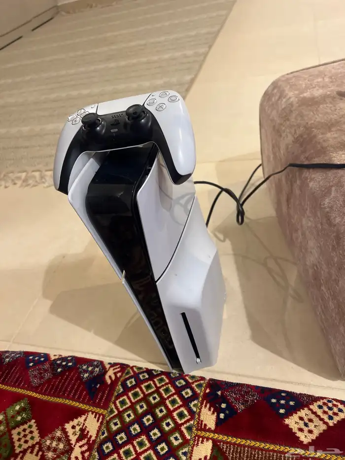 سوني فايف جديد مع يدته و اسلاكه نضيف جدا 0