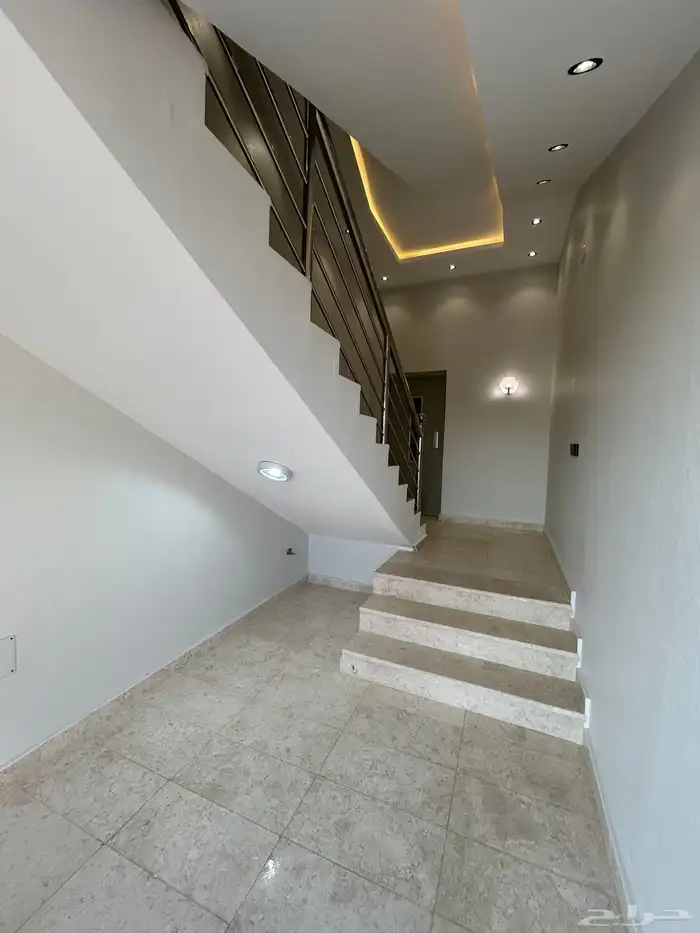 للبيع روف علوي بملحق مع مشب 8غرف 650الف 17