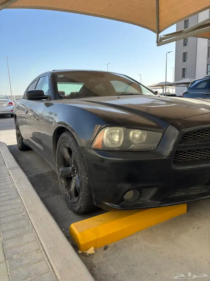 تشارجر 2013 نظيف السيارة للمستخدم فقط 1