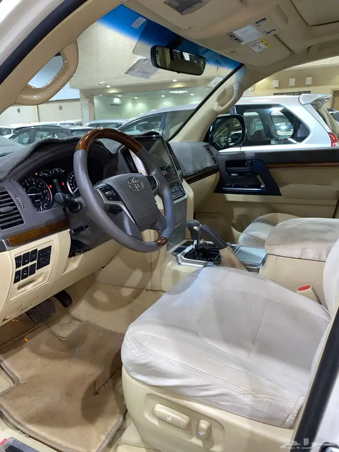 للبيع جيب جي اكس ار 2017 فل كامل عبداللطيف عداد 95 الف 10