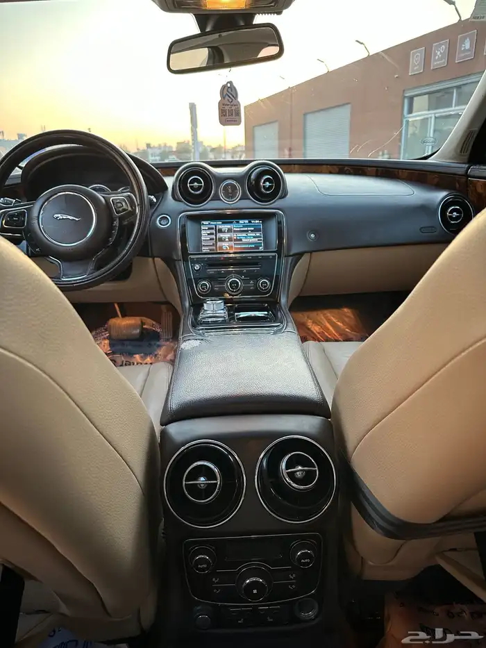 جاكور 2015 XJL 10