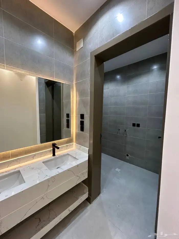 للبيع روف علوي بملحق مع مشب 8غرف 650الف 13