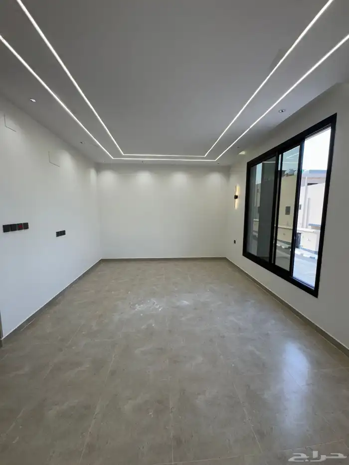 للبيع بمدينه أبها شقه تمليك علوي مع سطح خاص ومصعد شغال 9