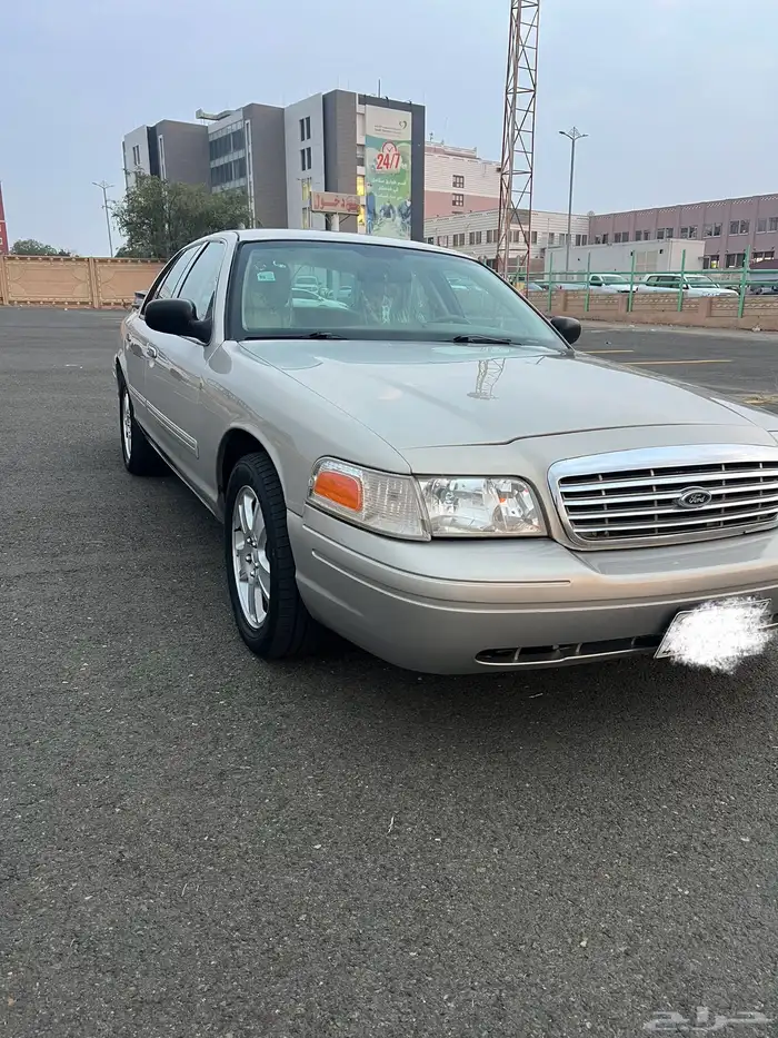 فورد كراون فكتوريا 2011 1