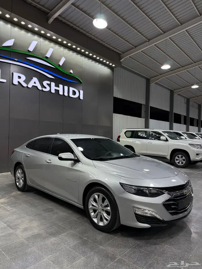 شيفرولية ماليبو 2021 فضي لدى معرض(عبيد الرشيدي) 16