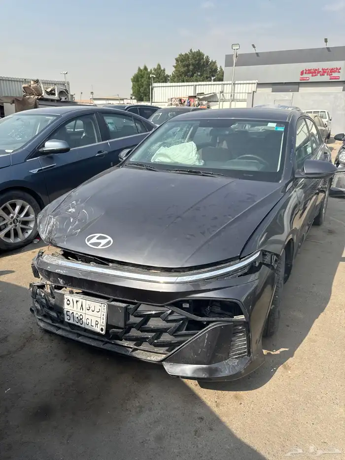 سيارات مصدومه 15