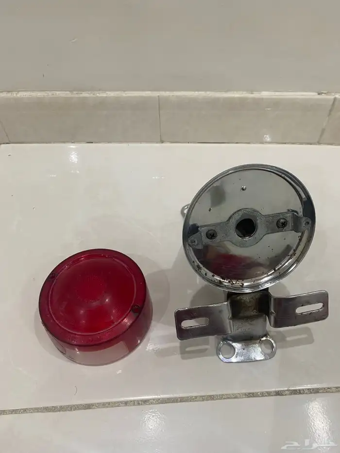 اصطب اصلي كامل غظى جنب صاروخ A100 0