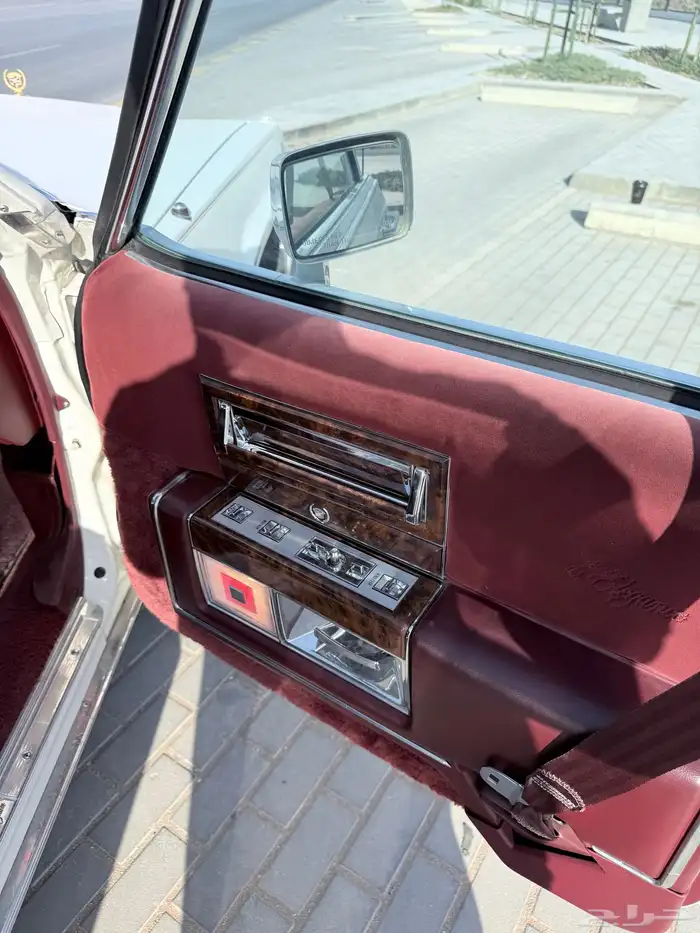 كاديلاك كلاسيك 1990 18