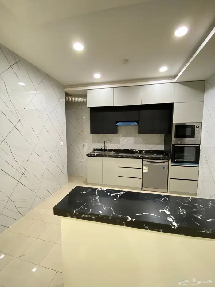 شقه فاخره للإيجار بحي اشبيليه 17