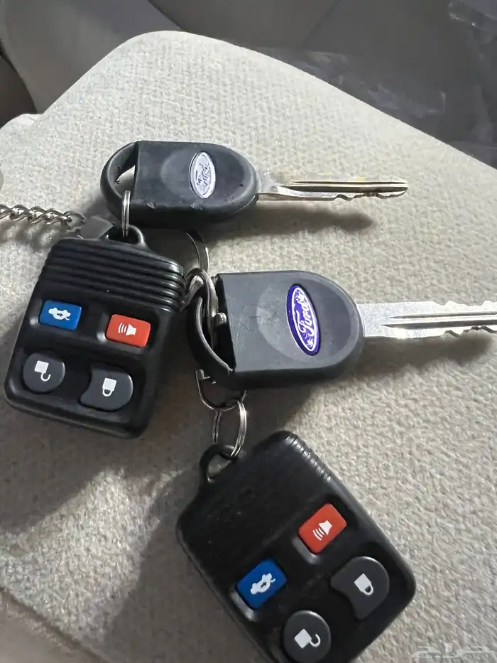 فورد كراون فكتوريا 2011 9