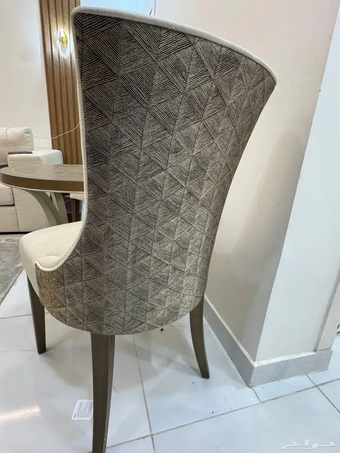 طاوله واثنين كرسي براند انجليزي 5