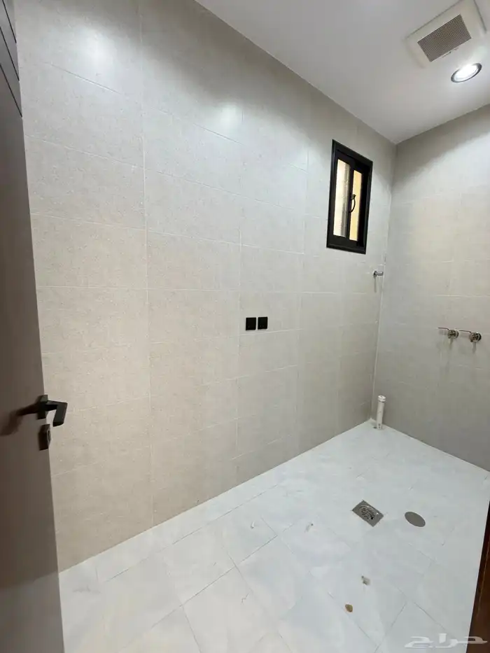 للبيع ارواف علوية وادوار أرضية حى الموسى موقع مميز 43