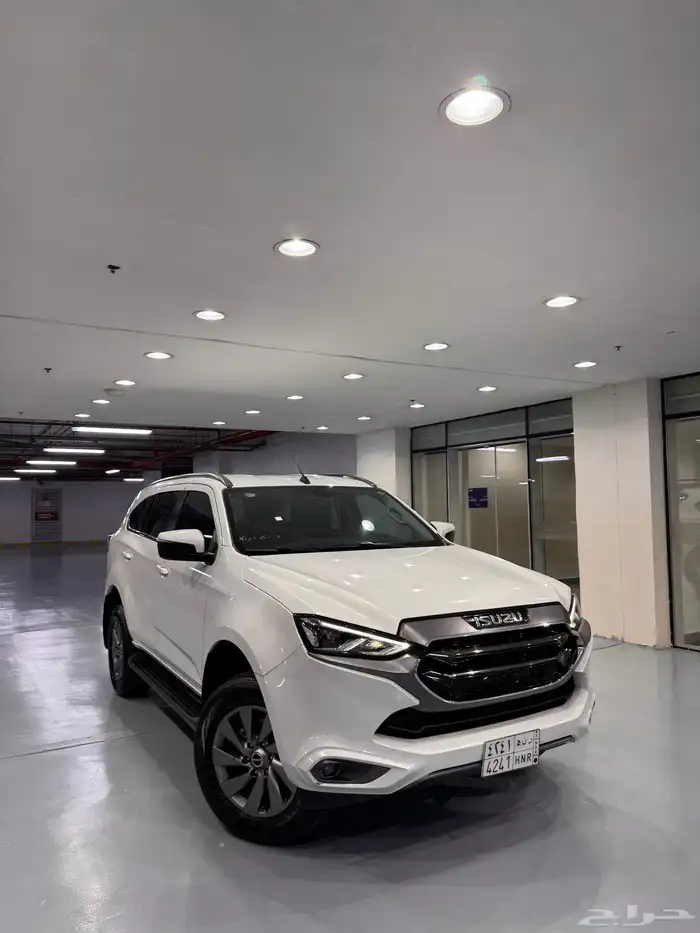 ايسوزو mu-x فل كامل مستخدم - Isuzu mu-x full option 0