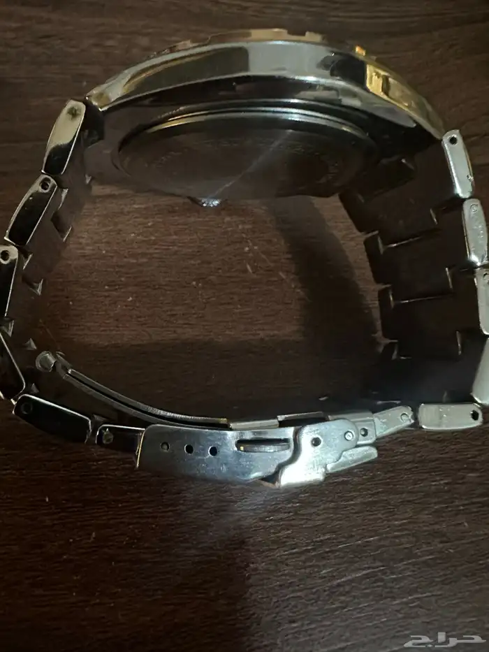 ساعه رجاليه لي البيع 0