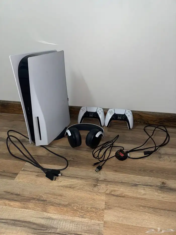 سوني فايف حالة السوني جيد جدا  مع اليدتين و السماعه 0