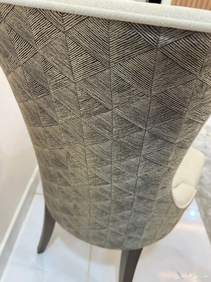 طاوله واثنين كرسي براند انجليزي 8