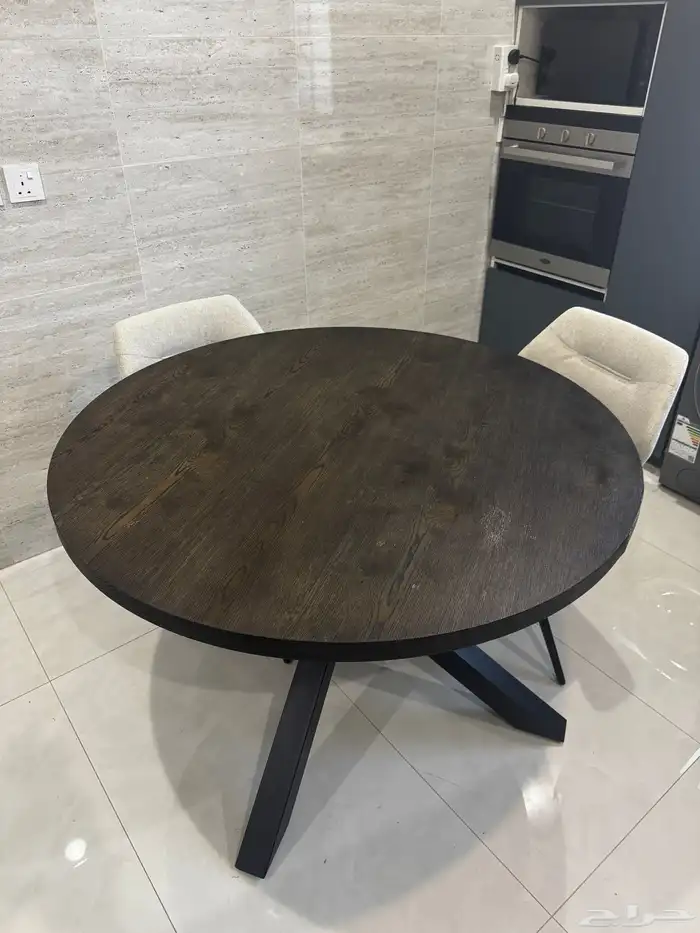 طاولة طعام خشبية من هوم سنتر مع (2) كرسي 0