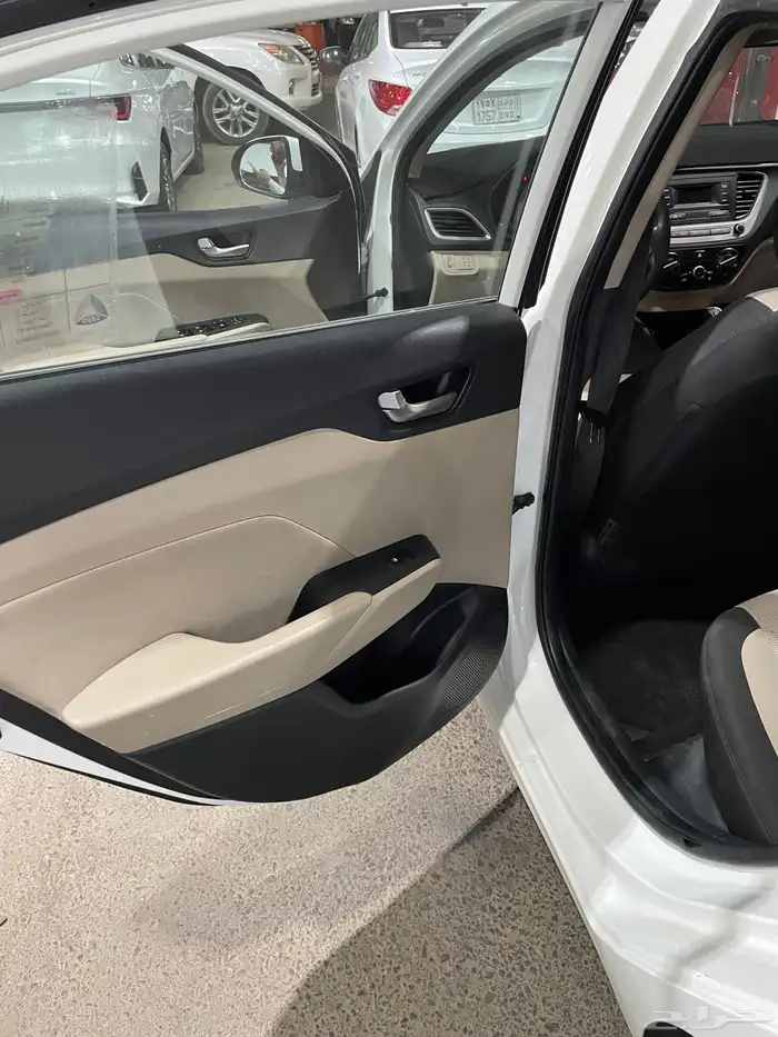 للبيع اكسنت 2019 26