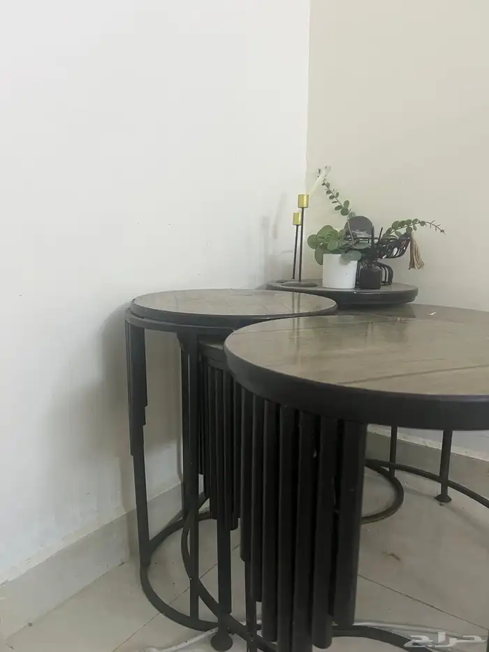 تم التخفيض كنب وطاولات للبيع 1