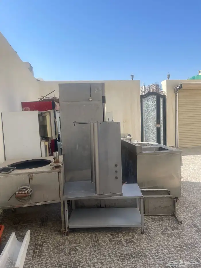 اجهزة مطعم ومكيف سبليت وكوايه ومكينة لقيمات وفرن كهربائي 9