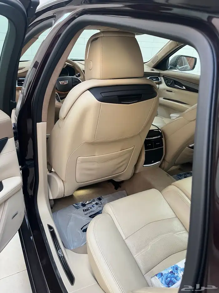 كاديلاك CT6 10