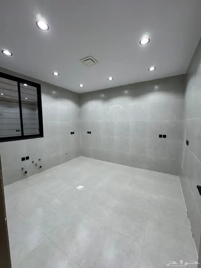 للبيع شقق تمليك أرضي 6غرف بمدخل سياره ب520 الف 6