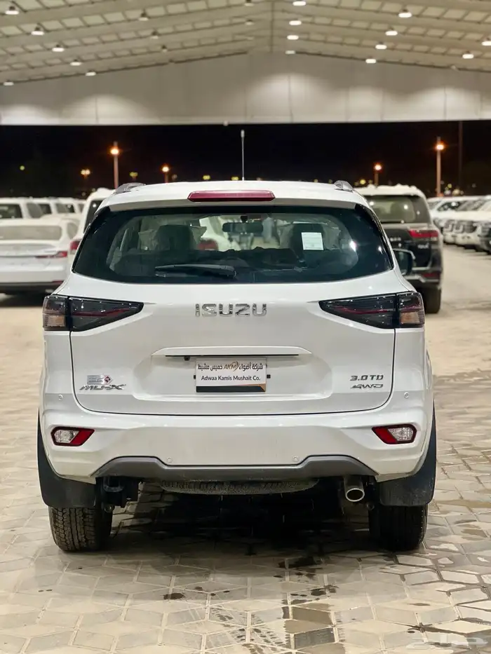 ايسوزو MUX 2024 وارد العيسي 5