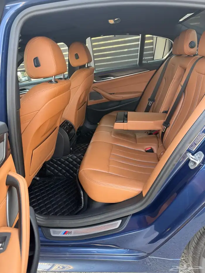 bmw530iفل كامل كيت ام موديل 2023 وكالة البيع (147000) 13