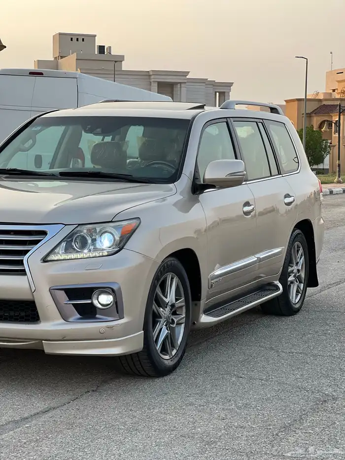 لكزس LX570 2014 فل ( بريمي ) 7