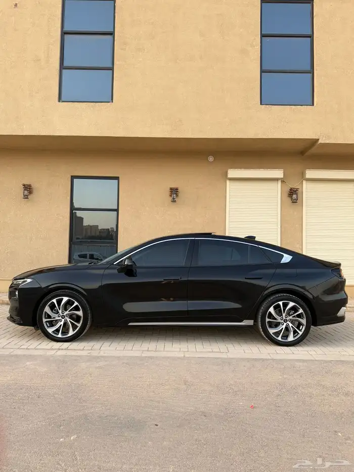 فورد تورس فل كامل تيتانيوم لون اسود 2023 سعودي بسعر مميز 4