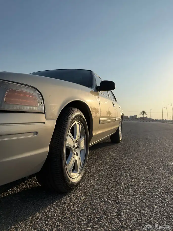 فورد كراون فكتوريا 2012 4