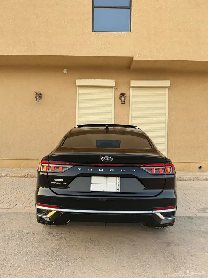 فورد تورس فل كامل تيتانيوم لون اسود 2023 سعودي بسعر مميز 7