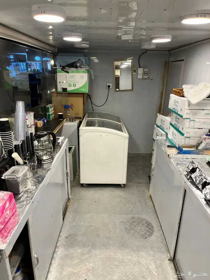 فود ترك 6 متر بكامل تجهيزاته فريزر مكيف ماطور كهرباء 4