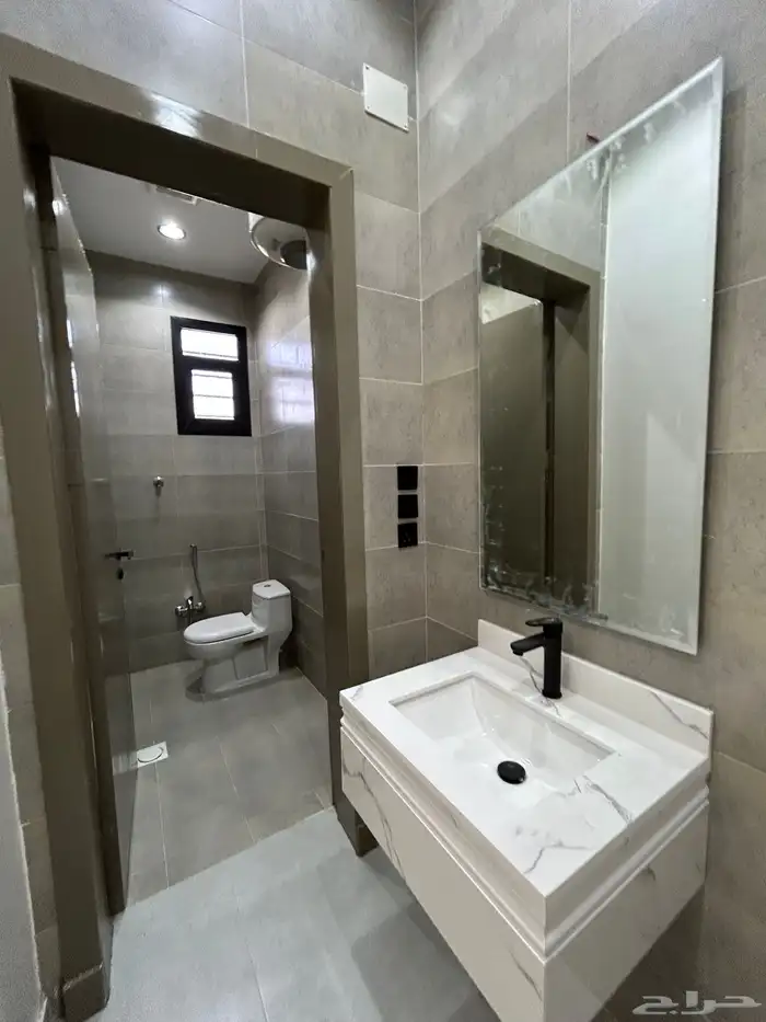 للبيع روف علوي بملحق مع مشب 8غرف 650الف 38