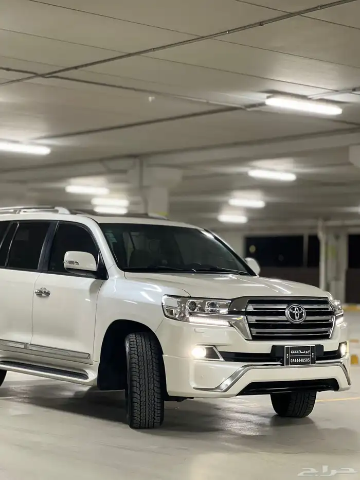 تويوتا لاندكروزر GXR 2017 مالك اول 11