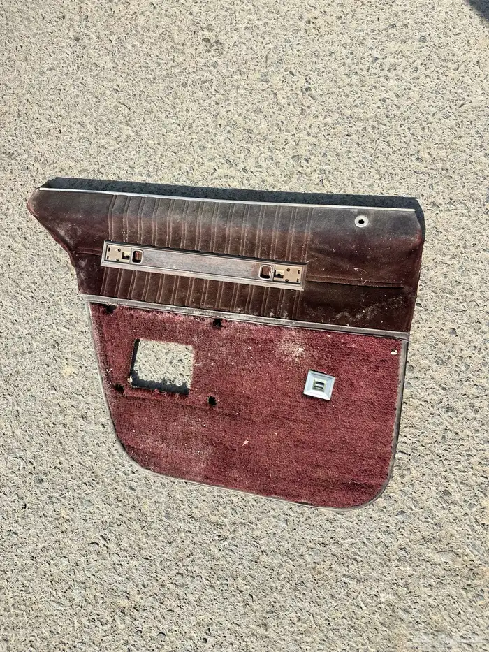 للبيع قطع كابرس من 87 -89 2