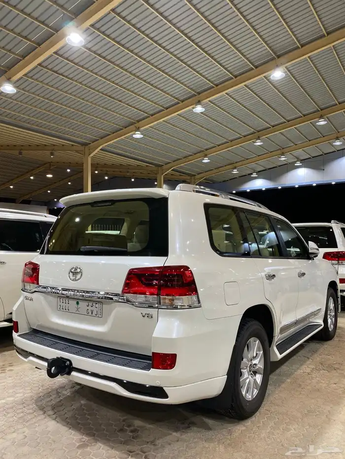 للبيع جيب جي اكس ار 2017 فل كامل عبداللطيف عداد 95 الف 5