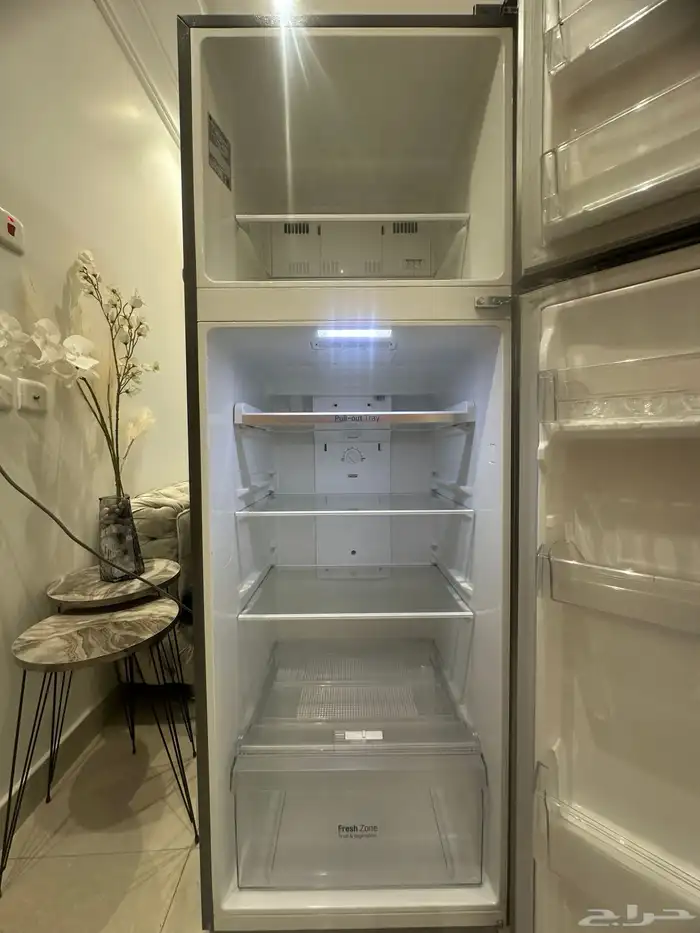 ثلاجة lg نظيفة للبيع 2