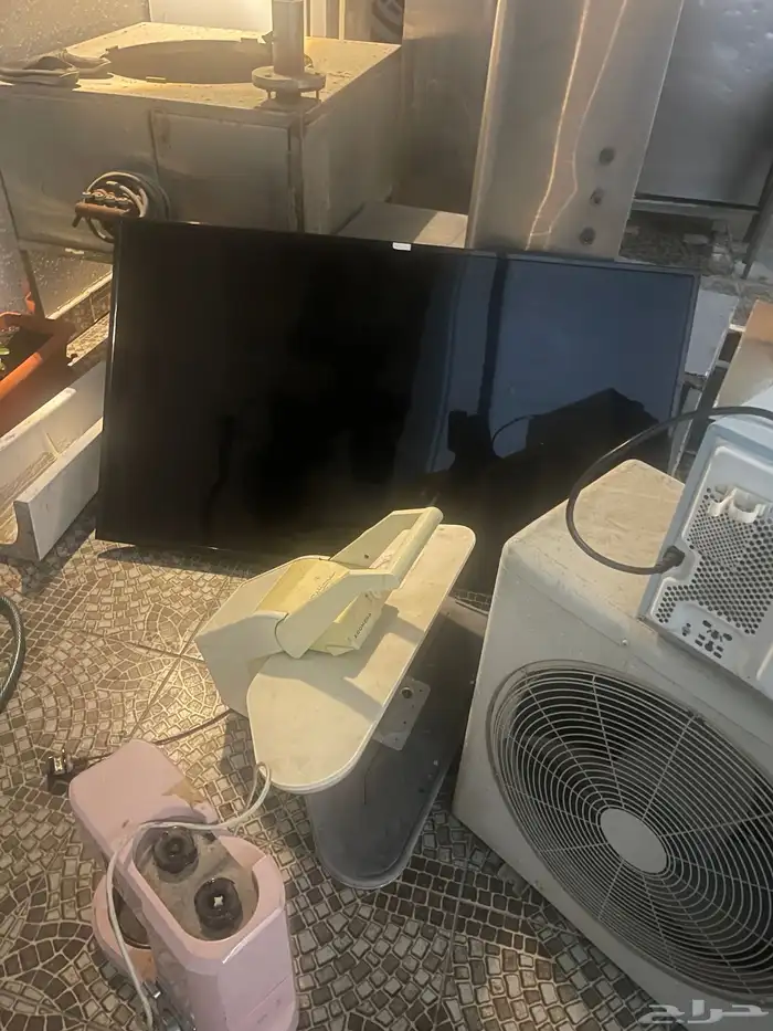 اجهزة مطعم ومكيف سبليت وكوايه ومكينة لقيمات وفرن كهربائي 2